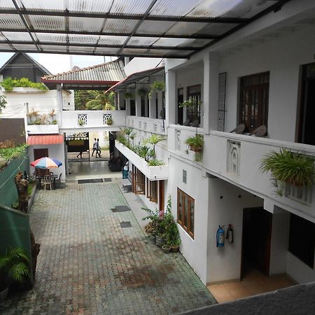 Shanith Guesthouse Negombo Exterior foto