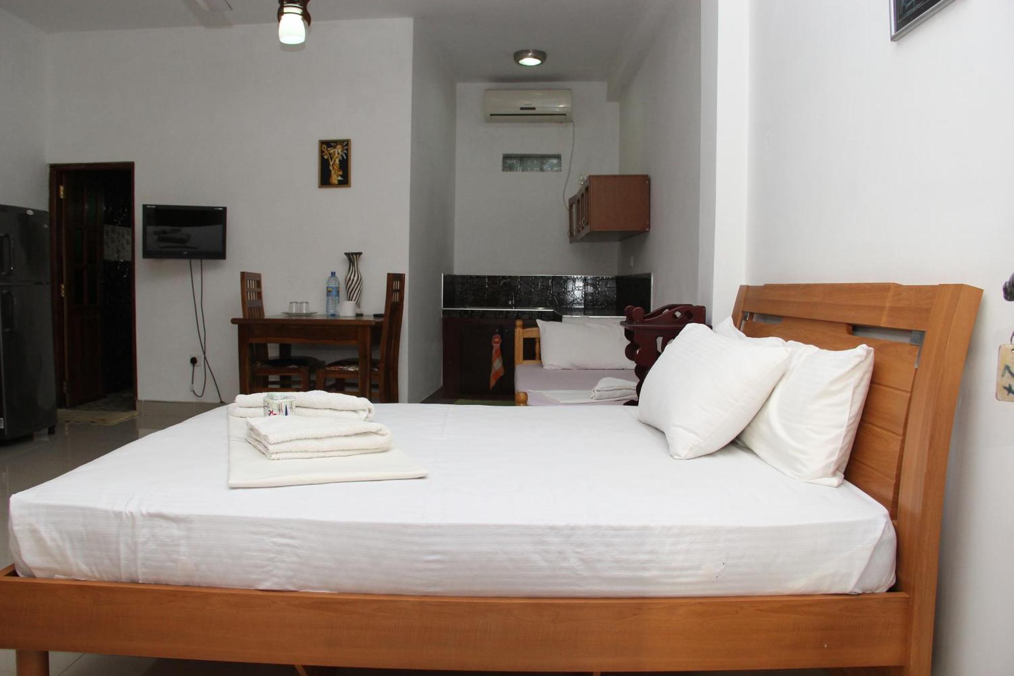 Shanith Guesthouse Negombo Quarto foto